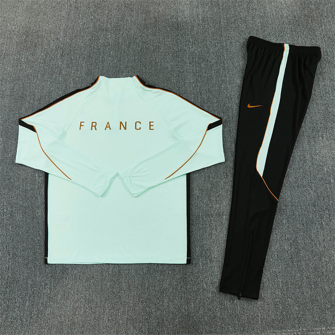 France 26/27